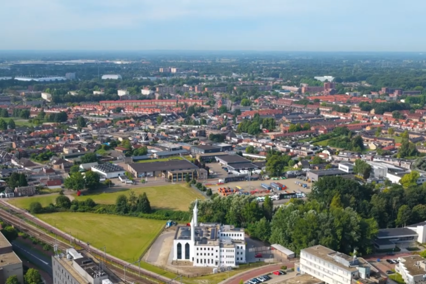 Dronefoto van Achter de Molen